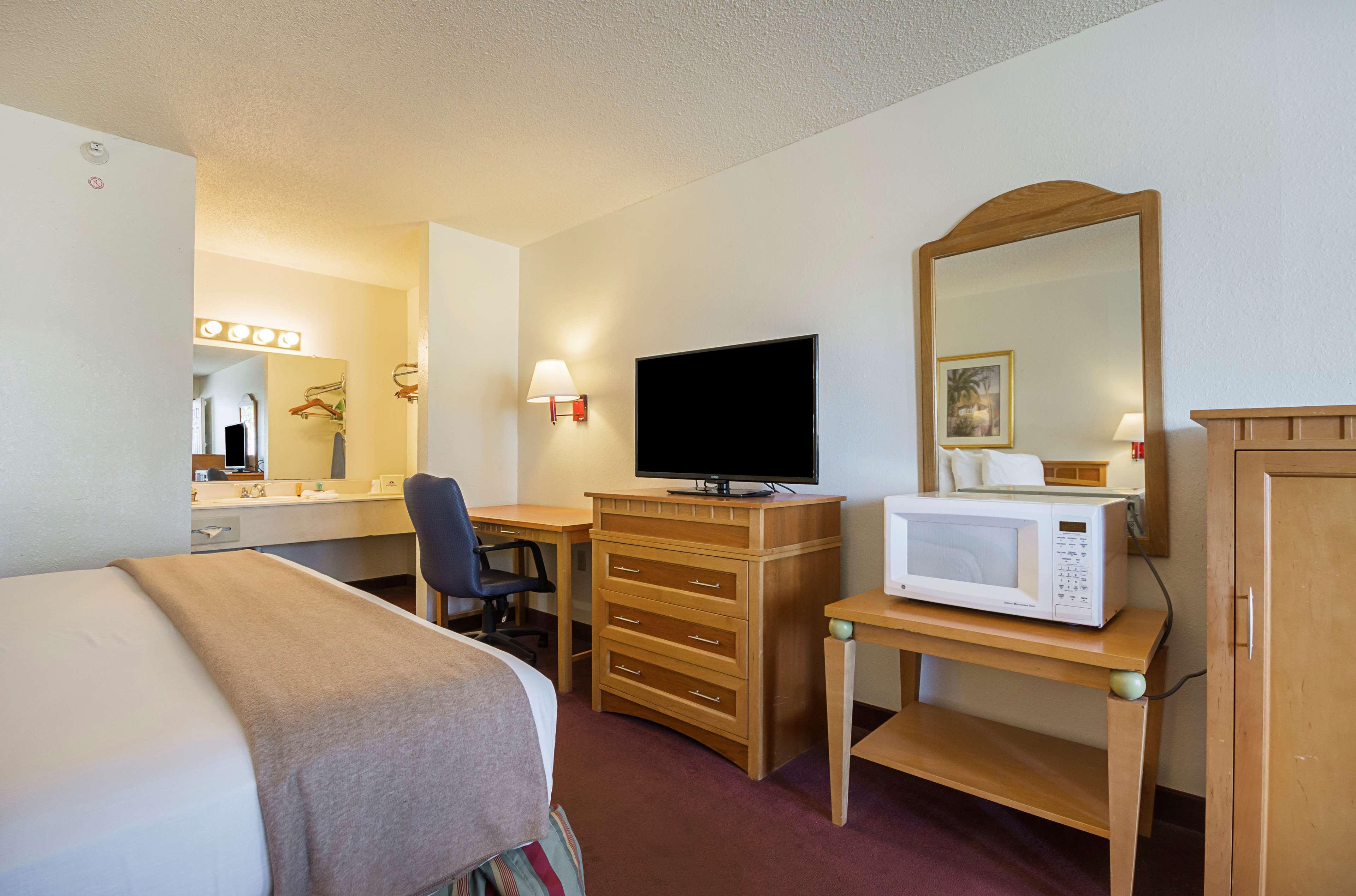 Americas Best Value Inn&Suites Melbourne Exterior foto